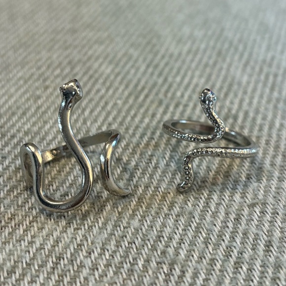 4pc. Snake Rings - Picture 3 of 8